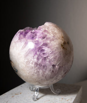 Große Amethyst Kugel mit Druse